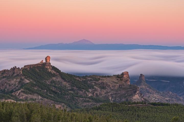 Vistas del Roque Nublo y el Teide con el mar de nubes