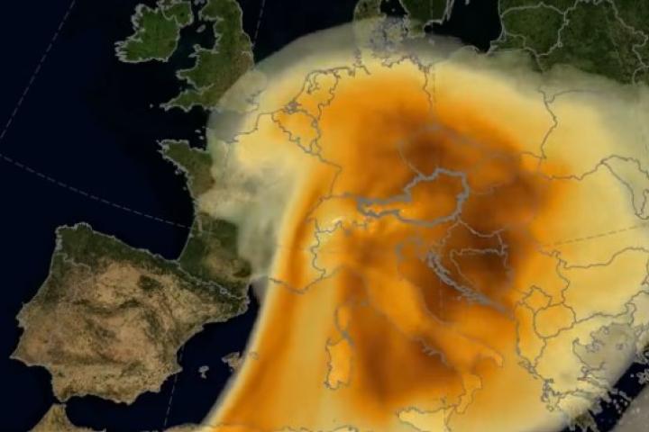 La nube de polvo, por Europa