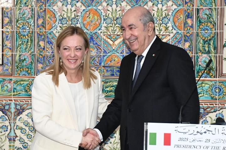 La primera ministra italiana, Giorgia Meloni, y su homólogo argelino, Abdelmadjid Tebboun, en una imagen de archivo.