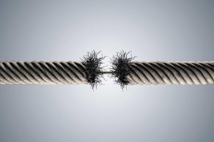 Cuerda a punto de romperse