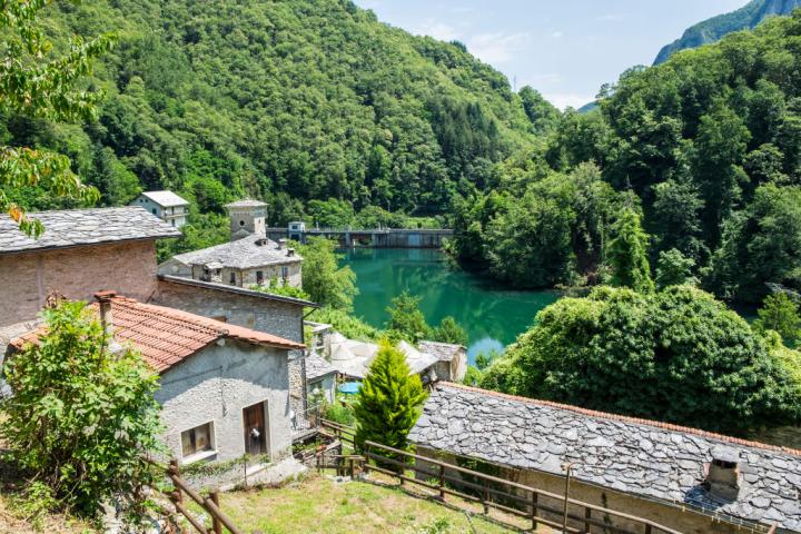 Imagen de un pueblo en la Toscana