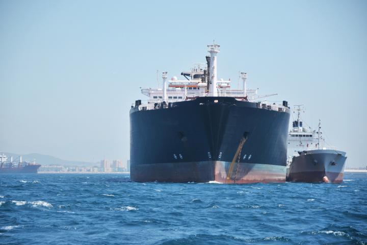 Foto de archivo de un imponente barco.