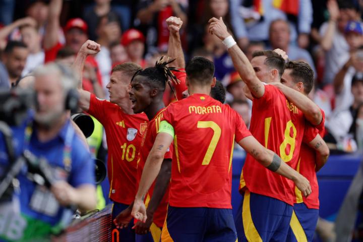 España celebra el primer gol a Alemania