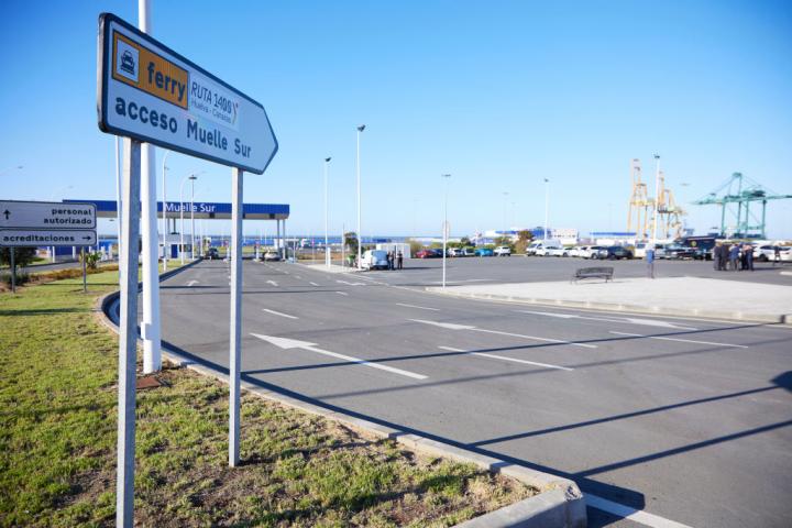 Entrada al puerto de Huelva por el acceso al Muelle Sur