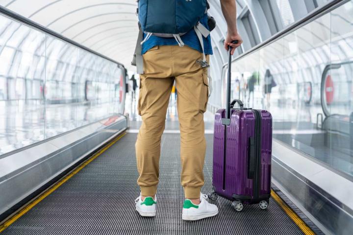 Un turista en el aeropuerto