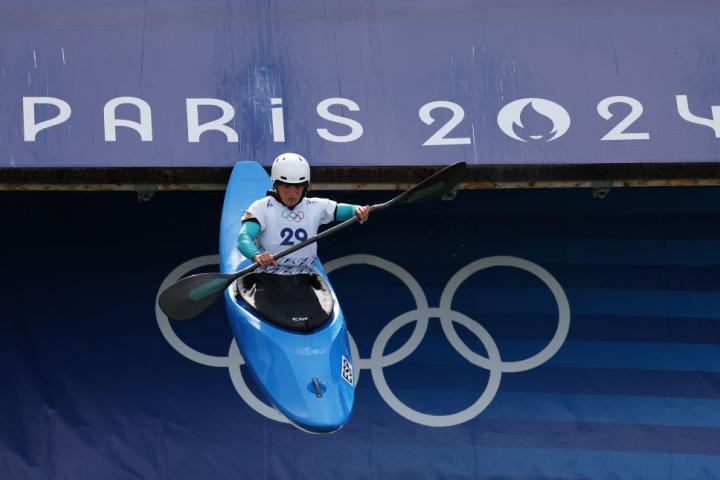Miren Lazkano, en los entrenamientos de Kayak Cross en París