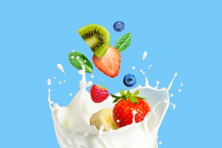 Leche y fruta.