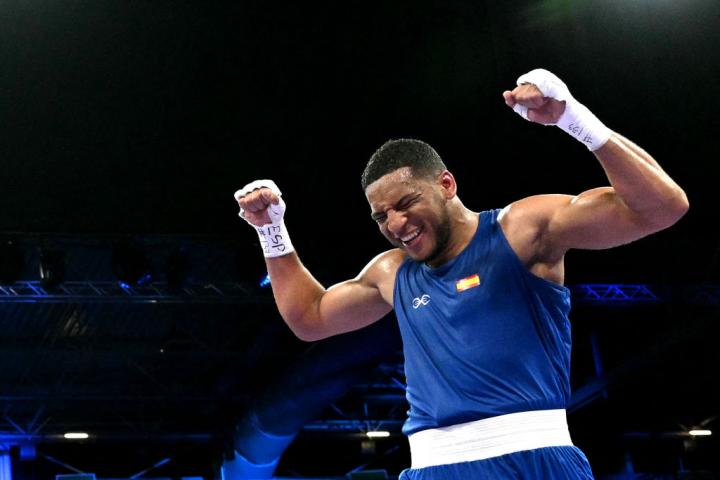 Enmanuel Reyes Pla, eufórico tras finalizar el combate que asegura la medalla olímpica en París 2024