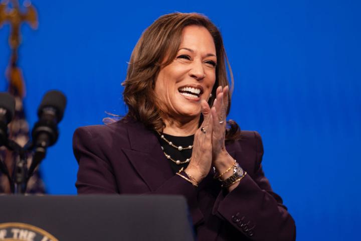 Kamala Harris, feliz durante un acto
