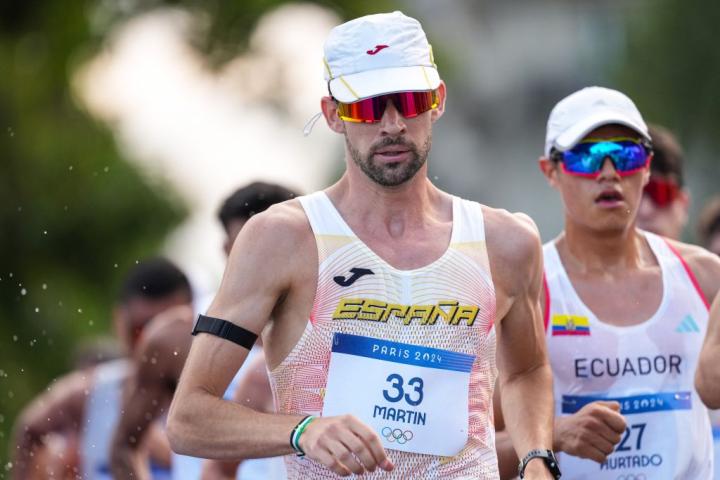 Álvaro Martín, en plena prueba de los 20 kms. marcha en París 2024