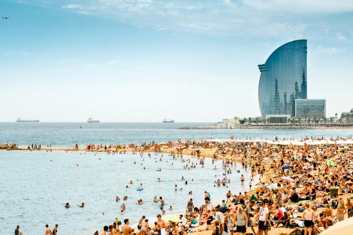 Una imagen de la playa de La Barceloneta, en Barcelona.