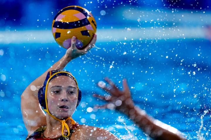 España se asoma a las medallas en waterpolo femenino