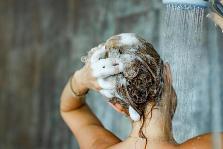 Este es el mejor champú anticaspa que se puede comprar en Amazon