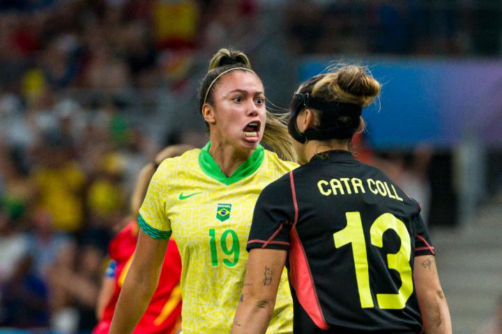 Priscila, en su feo gesto a Cata Coll tras el desafortunado gol en propia puerta de España