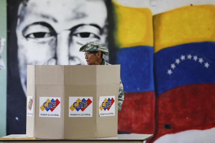 Un centro de votación en el simulacro para las elecciones presidenciales de Venezuela