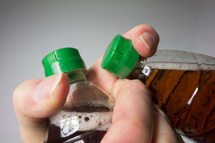 Botellas de vinagre de manzana