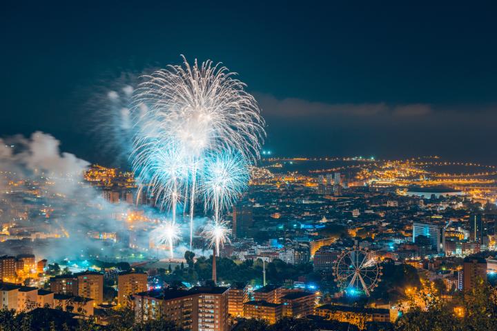 Fuegos artificiales durante las fiestas de la Semana Grande de Bilbao.