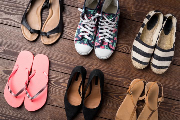 Imagen de archivo de zapatos de verano.