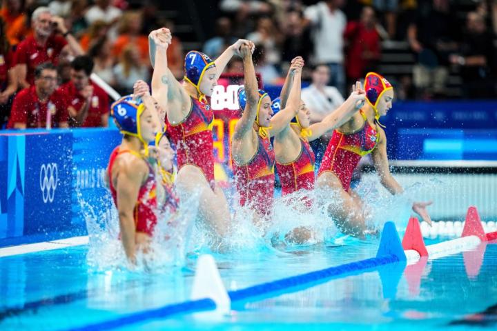 alt="alt="La selección española de waterpolo femenino ha hecho historia olímpica al pasar invicta a la final.""
