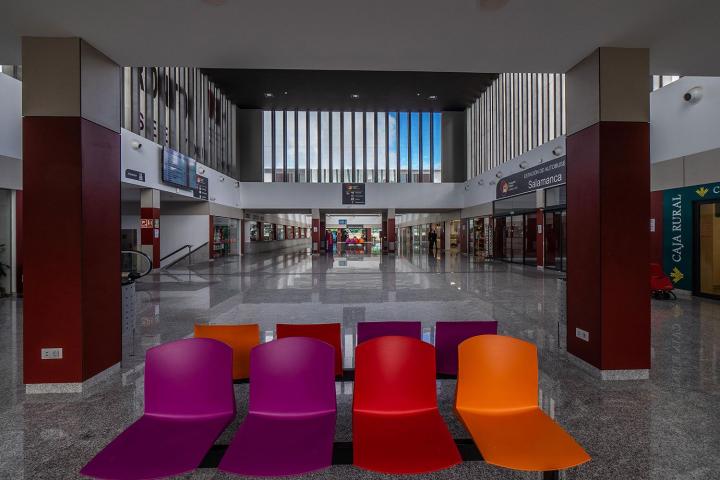 Vista interior de la estación de autobuses de Salamanca.