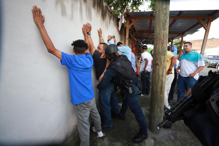 Imagen de archivo de un control policial en Honduras.