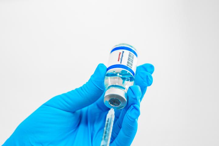 Imagen de archivo de una vacuna contra la mpox.