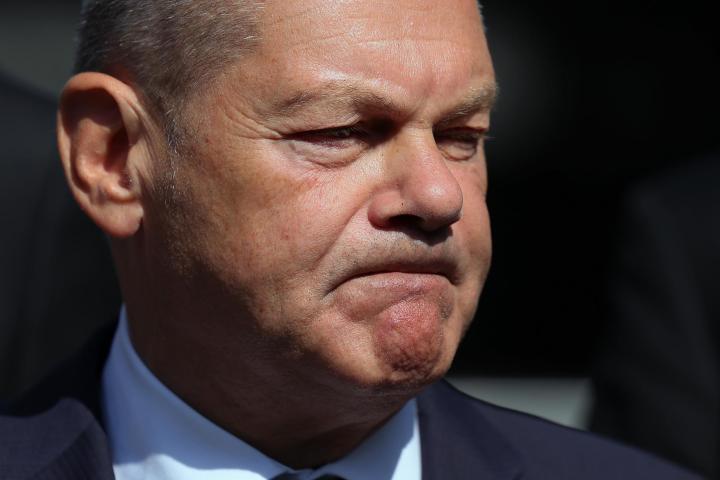 El canciller federal alemán y líder del SPD, Olaf Scholz, en los actos en memoria de las víctimas de los atentados de Solingen.