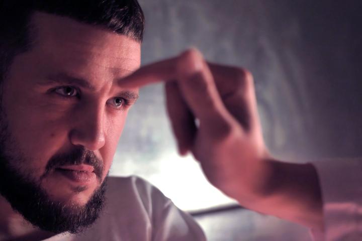 Psicópata sometido a un examen médico.