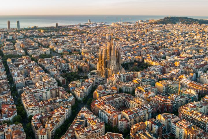 Vista de Barcelona, donde se ha vendido el primer premio de la Lotería Nacional de hoy jueves 5 de septiembre.