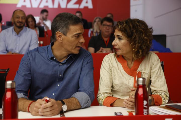 Pedro Sánchez y María Jesús Montero en el Comité Federal del PSOE