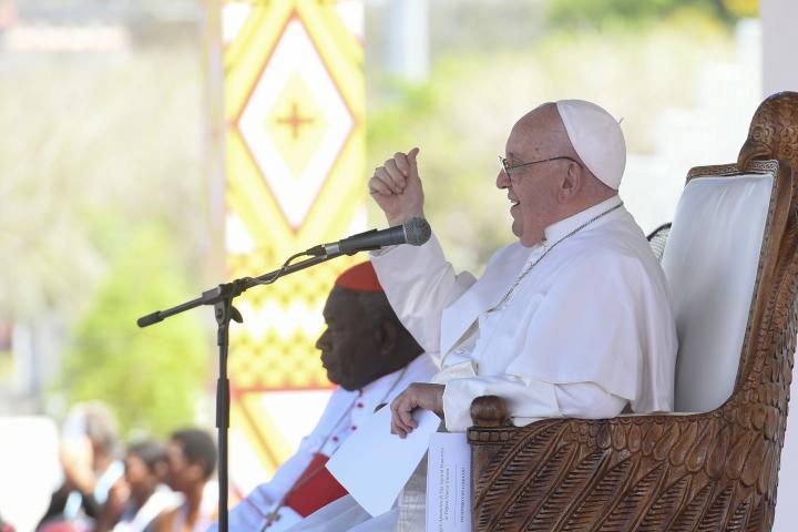 Imagen de archivo del papa Francisco dando una misa.