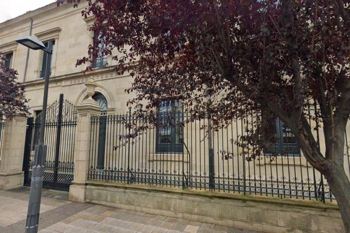 Imagen de la fachada del Parlamento vasco.