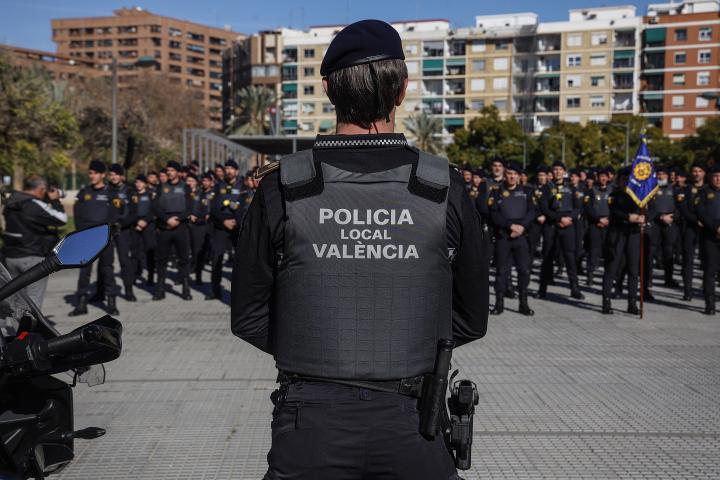 Imagen de archjivo de un agente de la Policía Municipal de València.
