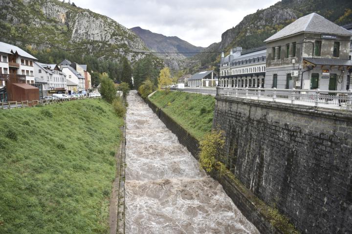 alt="alt="Crecidas de caudal en la localidad de Canfranc (Huesca, Aragón).""