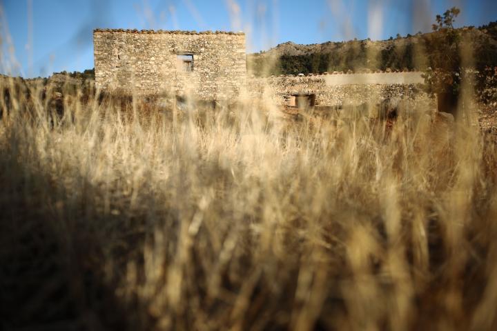 Vivienda abandonada en una finca rústica de Teruel.
