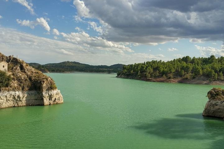 Vista del embalse del Cenajo, en Murcia.