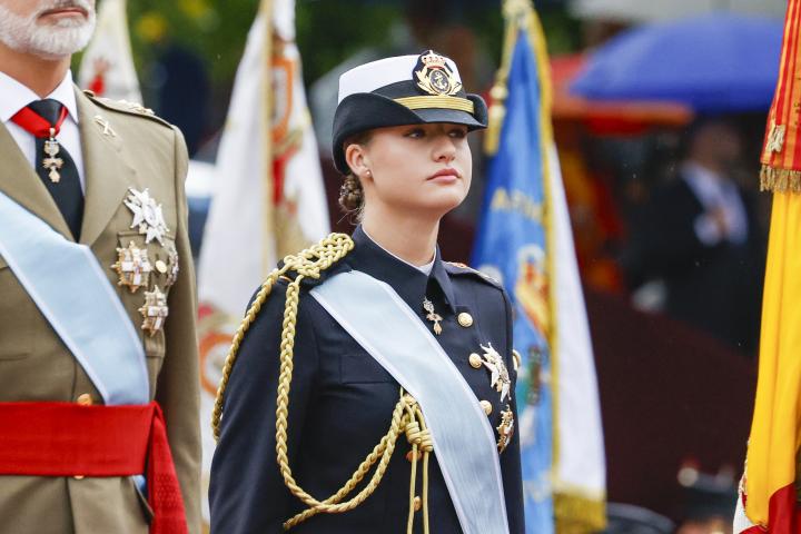 La princesa Leonor en el desfile militar por el Dia de la Hispanidad.