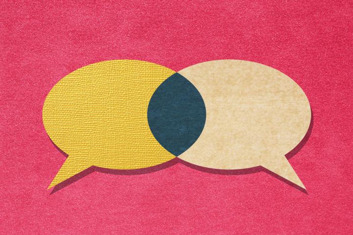 Recreación de un punto de encuentro entre dos personas que conversan