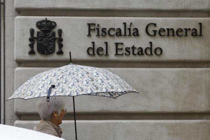 La ex fiscal general del Estado María José Segarra llega a la sede de la Fiscalía General del Estado este jueves, en el que el fiscal general del Estado, Álvaro García Ortiz, convoca a la cúpula de la carrera fiscal y al Consejo Fiscal para explicar su decisión de no dimitir a pesar de haber sido imputado por el Supremo por revelar secretos del fraude fiscal cometido por Alberto González Amador, novio de Isabel Díaz Ayuso.