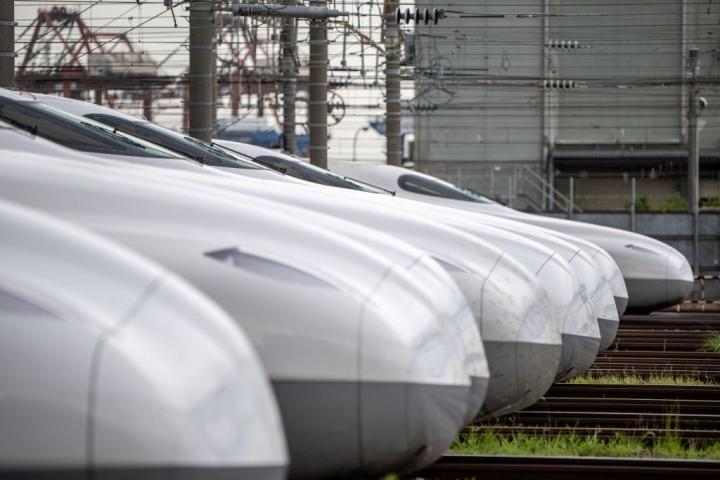 Varias unidades del Shinkansen