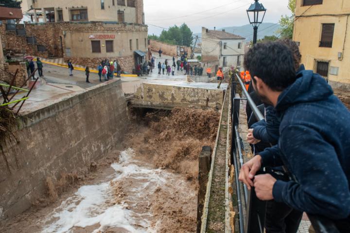 Arroyo desbordado a su paso por Letur (Albacete)