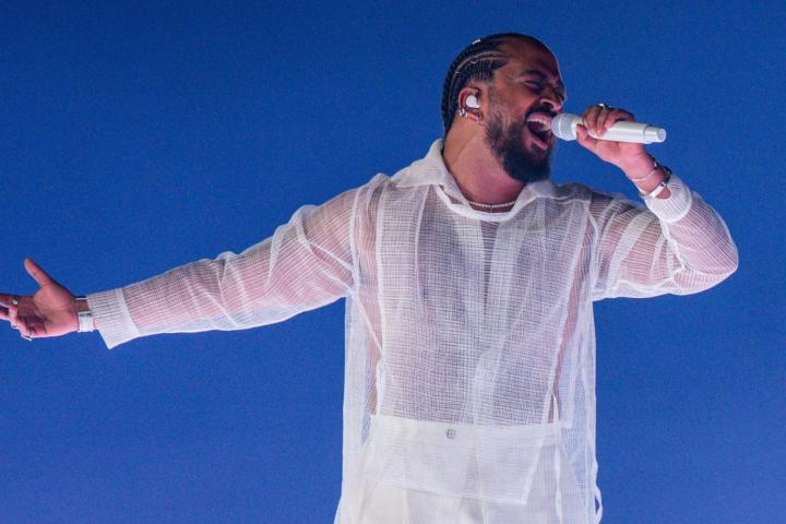 El cantante francés Slimane, en Eurovision 2024.