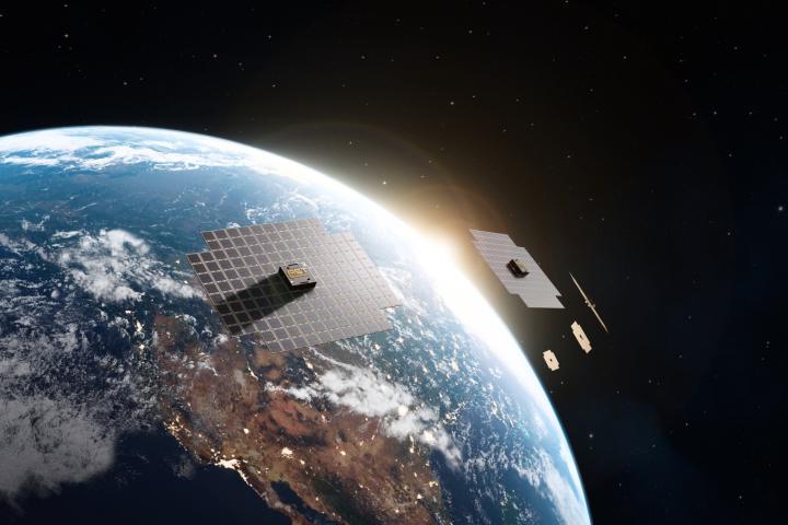 Ilustración con la red formada por los 5 satélites BlueBird de AST SpaceMobile.