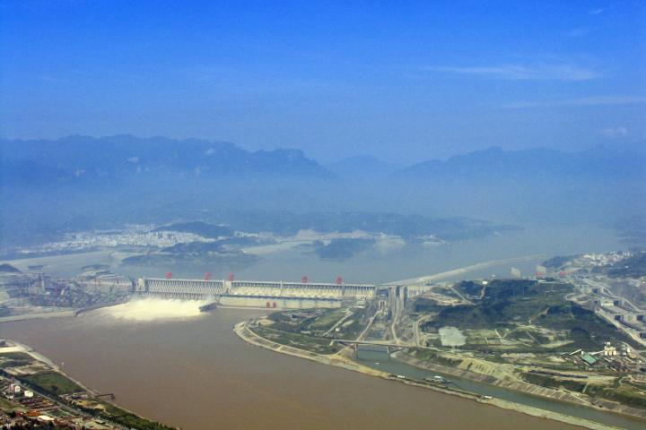 Vista aérea de la presa de las Tres Gargantas, en Hubei (China).