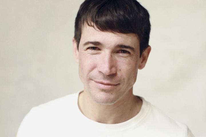 Juan José Ballesta, en la portada de 'La vida mejor'.