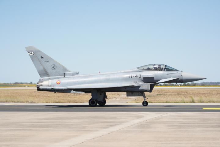 Vista de un Eurofighter Typhoon del Ejército del Aire español en maniobras.