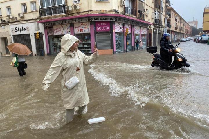 Inundación en el centro de Málaga este jueves 13
