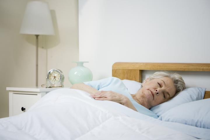 Una señora durmiendo.