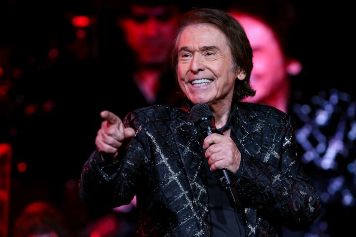 El cantante Raphael.
