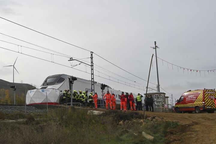 Accidente del Alvia y un turismo en Husillos